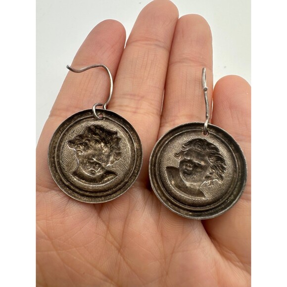 Vintage silver cameo girl disc Earrings - Picture 2 of 5